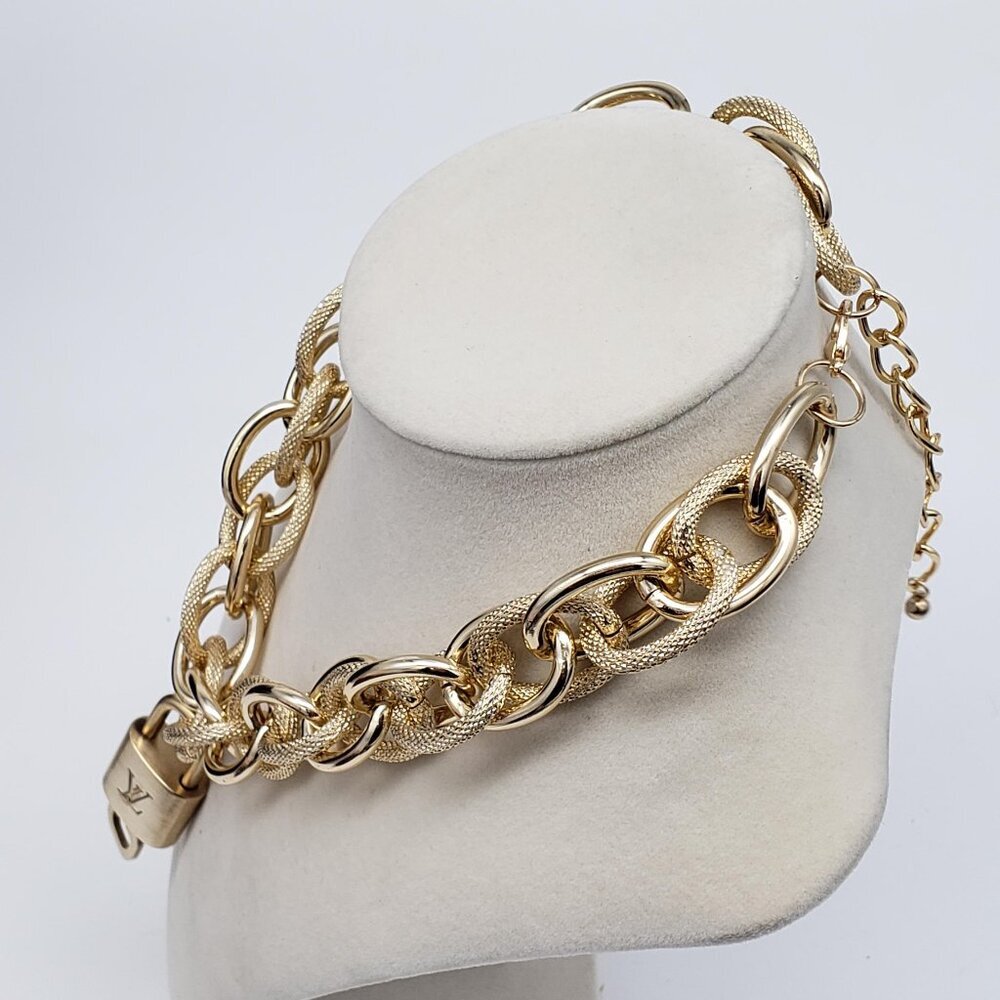 Authentic Louis Vuitton Gold Padlock w/ Unbranded Fashion Geometry Necklace - Picture 4 of 7